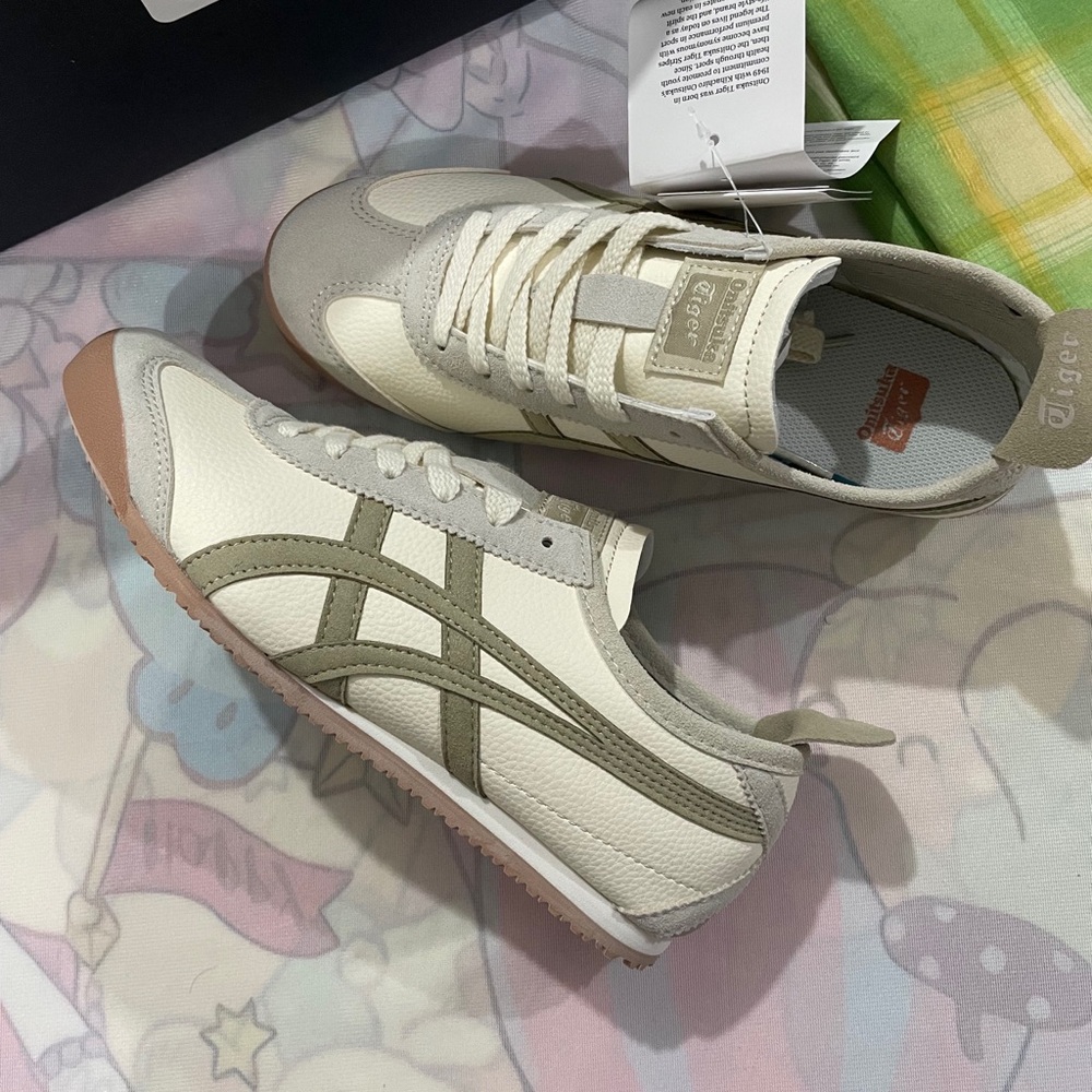 Onitsuka Tiger Cream & Sage Mexico 66 Sneaker